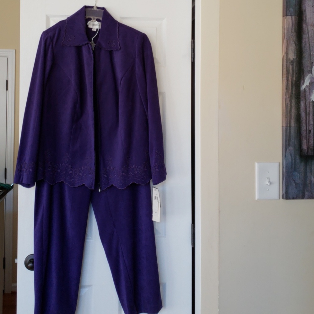 Women's Pants Suit